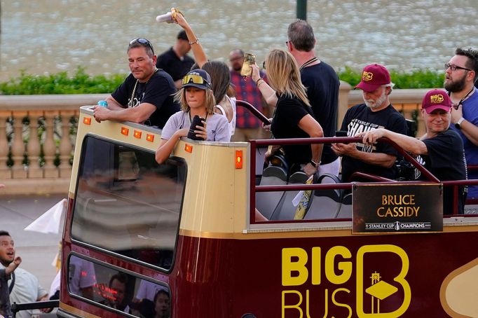 Hokejisté Vegas slaví triumf ve Stanley Cupu - trenér Bruce Cassidy