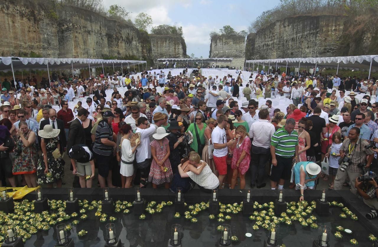 Foto: Bali si připomíná 10 let od teroristických útoků