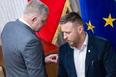 "Ale prd!" Vládní konspirace o nebezpečných vakcínách jsou Slovákům k smíchu