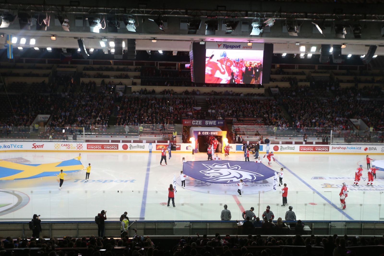 Tipsport arena před zápasem v zápase Karjala Cupu Česko - Švédsko.