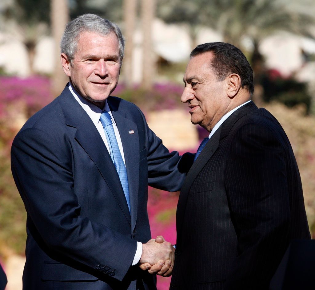 Husní Mubarak a George W. Bush