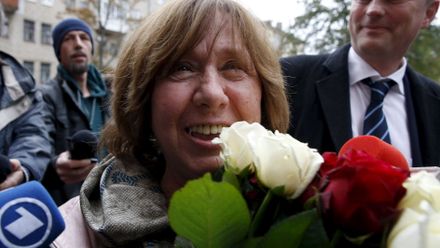 Svět podle Putina, to není můj svět. Dojatá nositelka Nobelovy ceny kritizuje ruského prezidenta