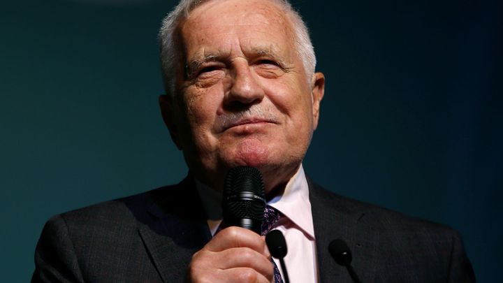 Klaus dostal pozvánku na výletní loď, pobouřila ho posádka z různých koutů světa