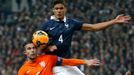 Francie - Nizozemsko: Raphael Varane (4) - Robin van Persie