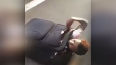 Dospělý migrant měřící 180 centimetrů se pokoušel dostat do Švýcarska v kufru