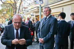 Ministr Jankovský nakupuje za miliardu další IT program