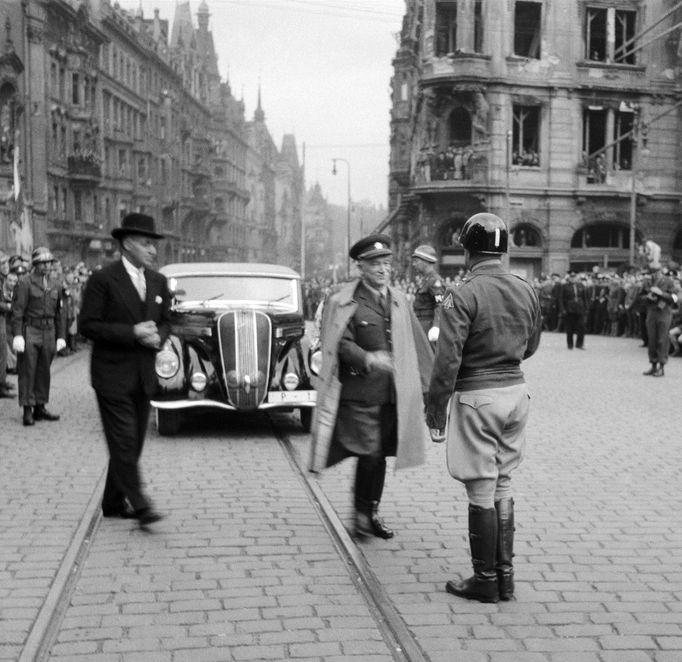 Kabriolet Praga Golden. Jeden z vozů prezidenta Československa Edvarda Beneše, který používal po návratu do vlasti z exilu ve Velké Británii v roce 1945.