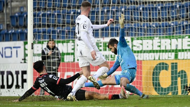 Smolař Kvasina. Dvakrát slavil vítězný gól, dvakrát mu radost uťal VAR; Zdroj foto: ČTK