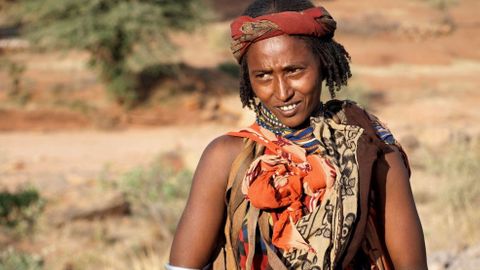 Ženská obřízka je v Keni běžná dodnes, na malárii a hlad jsem si nikdy nezvykla, říká bílá Masajka