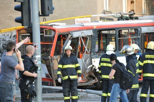 tramvaj nehoda brno2