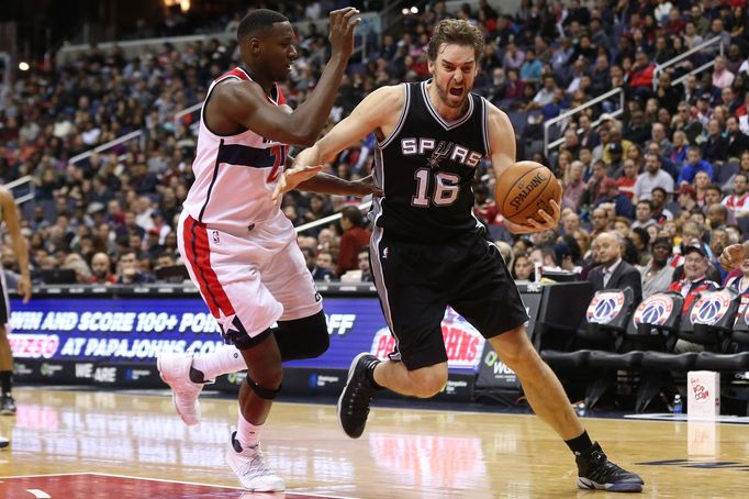 Pau Gasol a Ian Mahinmi