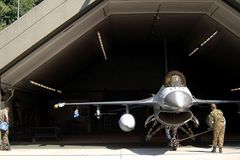 WikiLeaks: Česko chce koupit F-16, přímo o ně prosí