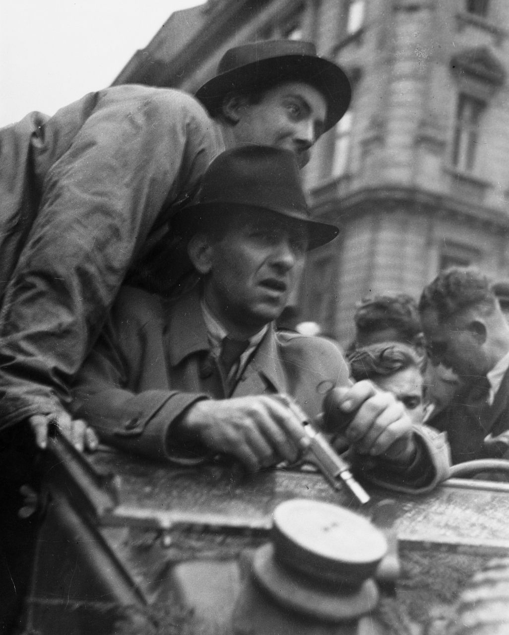 Sláva Štochl: Obránci barikád, Praha, 5 – 9. května 1945