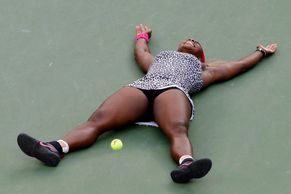 FOTO Emotivní oslava a fotka s Navrátilovou. Serena v extázi