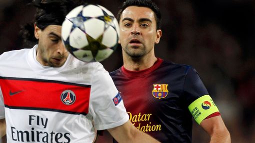 Fotbal: Barcelona - Paris St. Germain: Xavi (vzadu) - Javier  Pastore