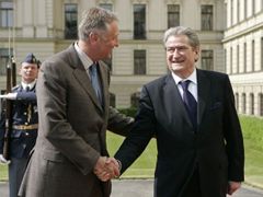Dubnové setkání Topolánka a Berišy v Praze. Přihlášku do EU podala albánská vláda v české metropoli.