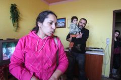 OSN: Češi mají zrušit romská ghetta, Nizozemci Černého Petra