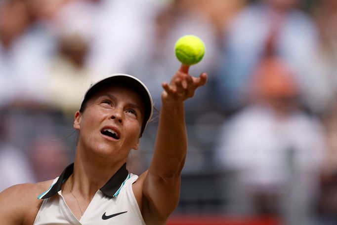 Tatjana Mariaová ve finále turnaje v Queen's Clubu