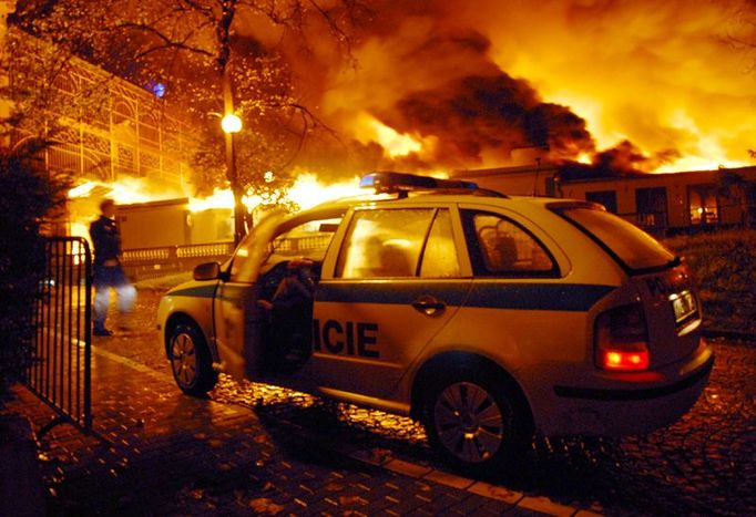 Požár levého křídla Průmyslového paláce