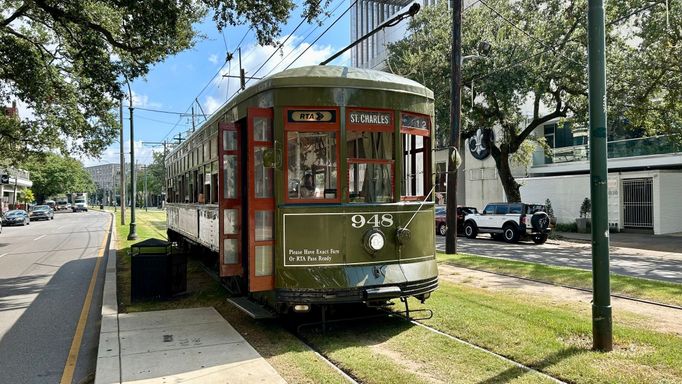 New Orleans. Nejstarší stále fungující tramvajová linka na světě.