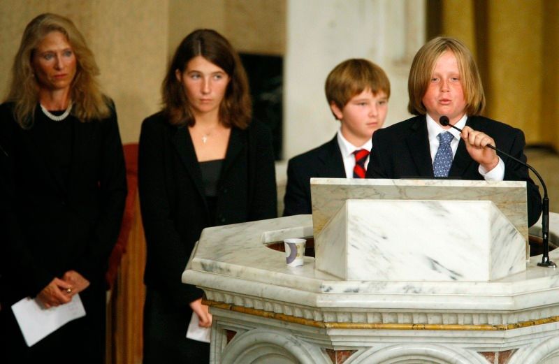 USA se loučí s legendárním senátorem Kennedym