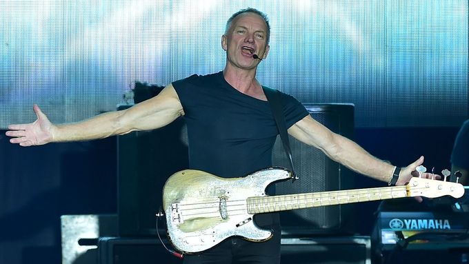 Sting na letošním koncertě ve Slavkově u Brna.
