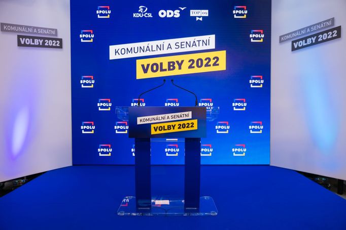 Záběr volebního štábu koalice Spolu v Praze (24. 9. 2022).