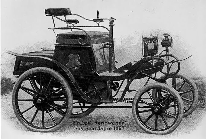 Opel v roce 1897.