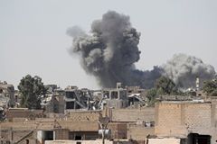 Při útocích na pozice rebelů zemřelo východně od Damašku 17 civilistů