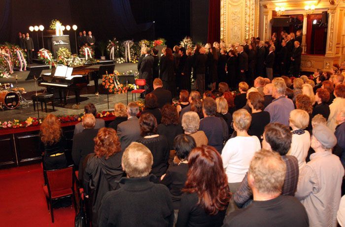 Pohřeb Borise Rösnera v Národním divadle