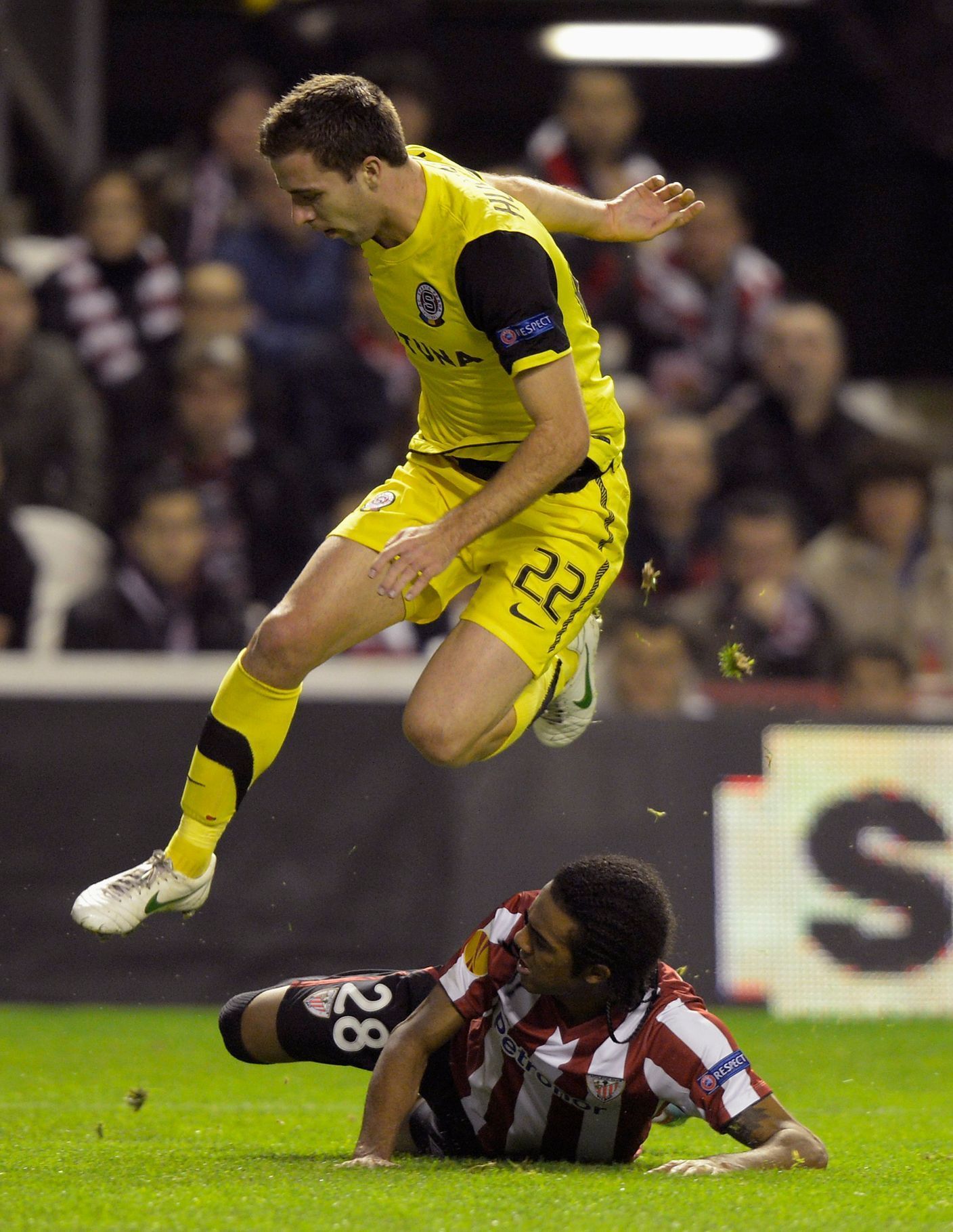 Josef Hušbauer v utkání proti Bilbau.