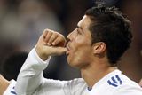 Také Portugalec Cristiano Ronaldo z Realu Madrid, který vydělává 29,2 milonu, patří mezi vyhledávané módní ikony.