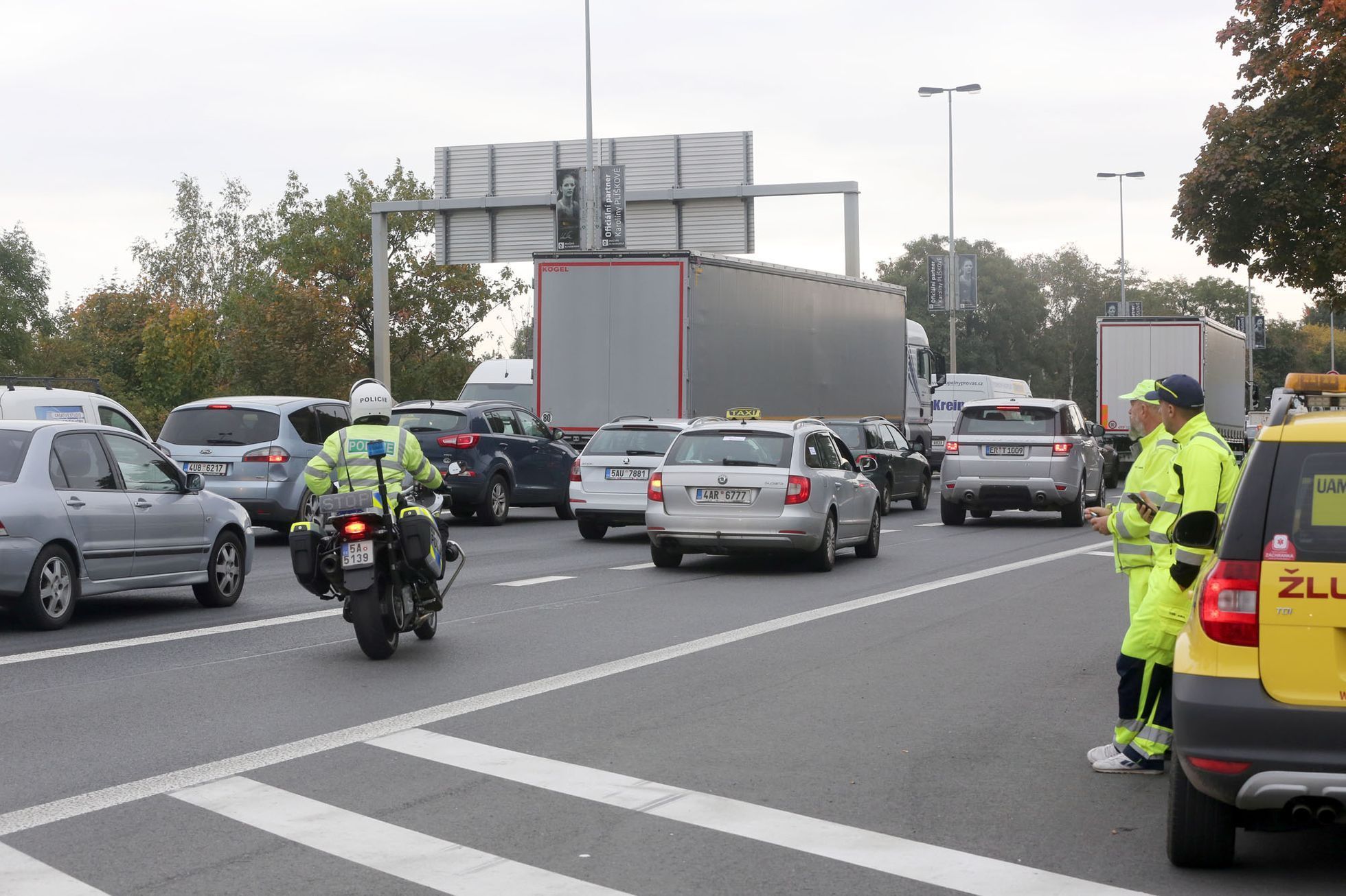 Taxikáři blokují cestu k letišti