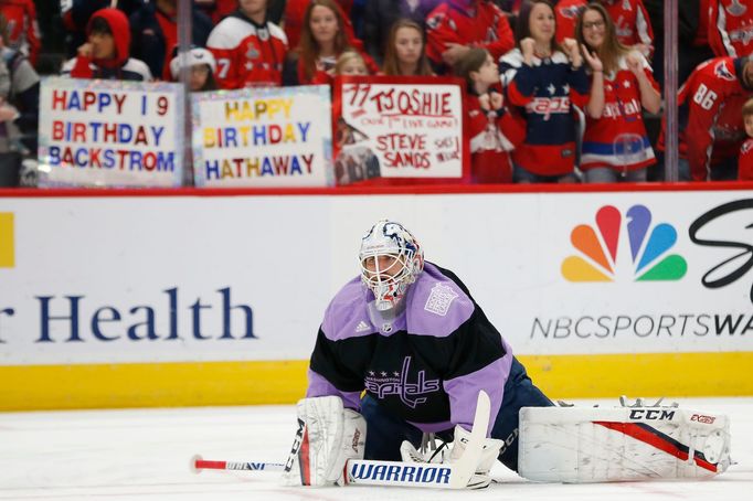 Braden Holtby v rámci kampaně Hockey Fights Cancer.