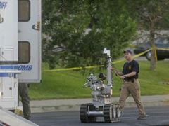 Policie nasadila po útoku robota na zneškodňování výbušnin.