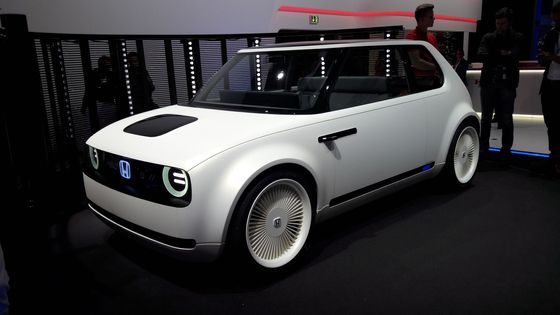 Honda Urban EV se představila opravdu až na frankfurtském autosalonu. Má retro tvary a elektrický pohon.