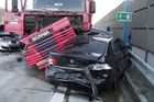 Namrzlá vozovka způsobila hromadnou nehodu u Kyšic