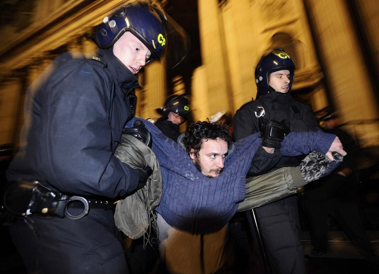 Policie vyklidila tábor demonstrantů v centru Londýna