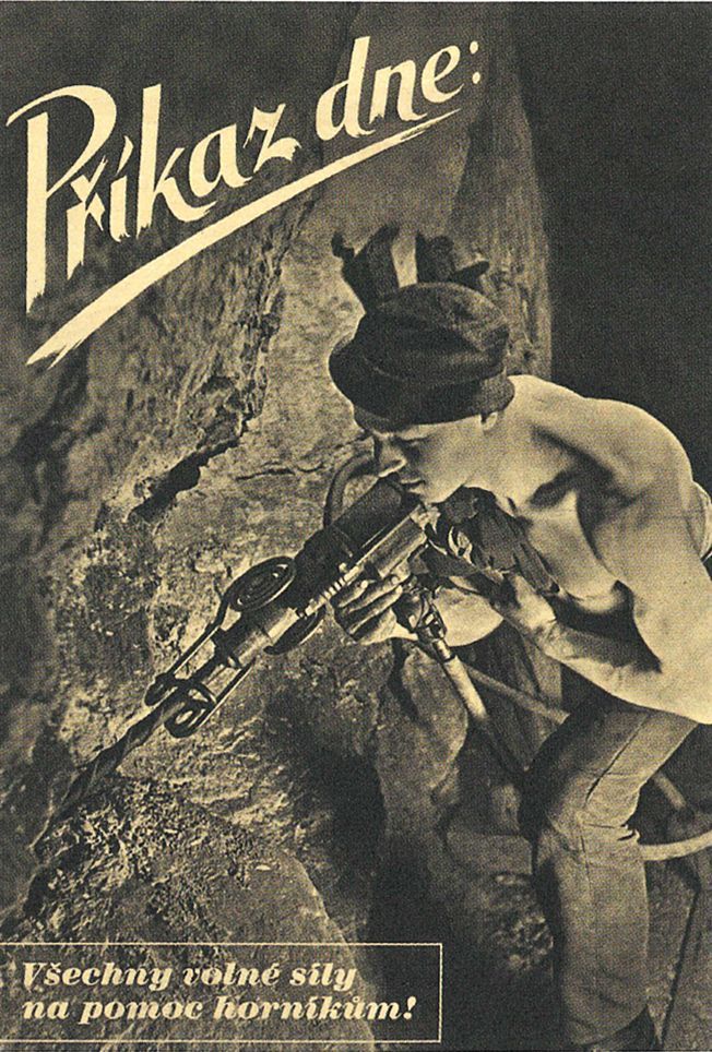 Kniha, Vzhůru dolů - Fotografické album průmyslového a kulturního dědictví uhelného hornictví ostravsko-karvinského revíru, Ostrava, Karviná, hornictví, historie, Magazín, Foto