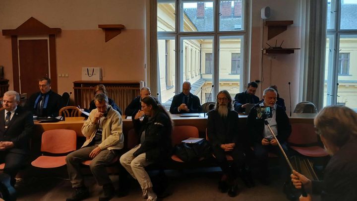"Přechovával pornografické dílo, jenž zobrazuje dítě." Začal soud s proruským spolkem