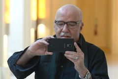 Coelho vydává román o hippies. Sociální sítě ho zklamaly, ale Facebook neruší