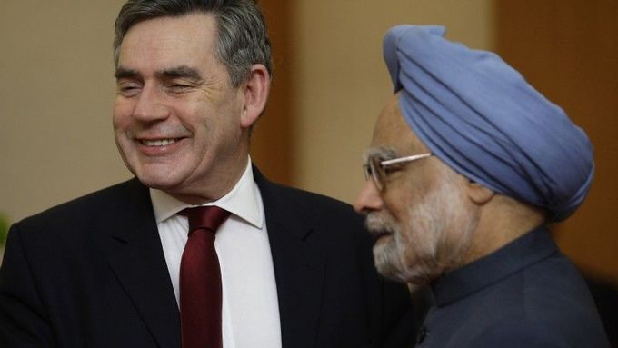 Premiér Gordon Brown se svým indickým protějškem Manmóhan Singhem.