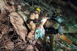 Fotky hasičů z tureckého zemětřesení. Po 12 dnech nepřetržité práce jsou zpět v Česku