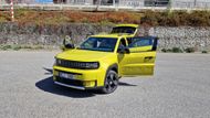Velkým trumfem auta je jeho design vkusně odkazující na Giugiarovu klasiku z 80. let. Hranaté tvary auto kombinuje s moderními prvky, vše navíc podpořené příplatkovým žlutým lakem.