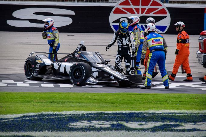 Havárie po startu závodu IndyCar XPEL 375 na oválu Texas Motor Speedway -  Sébastian Bourdais