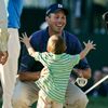 Americký golfista Matt Kuchar se svým synem