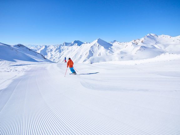 Vykroužit první oblouček v lyžařském středisku Masner, Serfaus