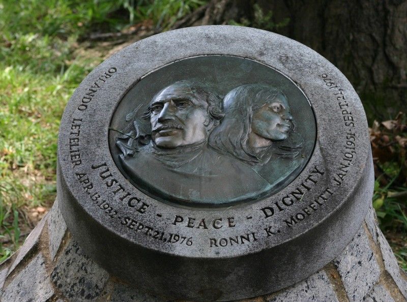 Pomník Olrandu Letelierovi na washingtonském Sheridanově naměstí.