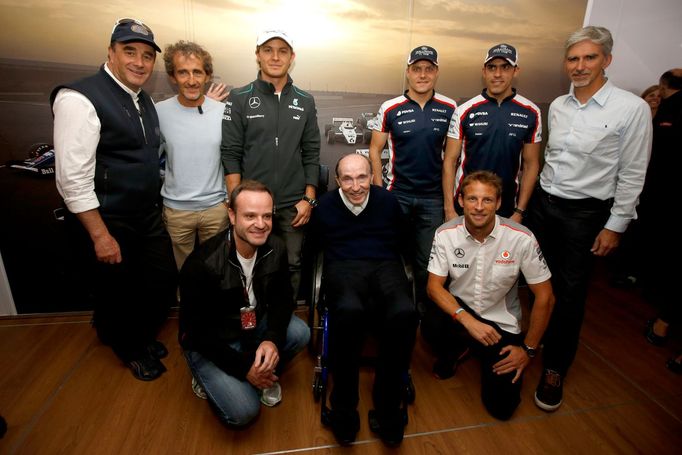 600. Grand Prix Williamsu. Horní řada: Mansell,  A. Prost, N. Rosberg, Bottas, Maldonado, D. Hill. Spodní řada:  Barrichello, Frank Williams a Button.
