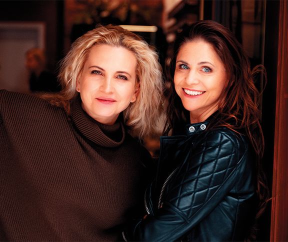 Zakladatelky a vizionářky PURE DISTRICT: PharmDr. Lucia Havlíková Scientific & Regulatory Manager, MgA. Líba Drdáková Marketing & Sales pic KOMBE